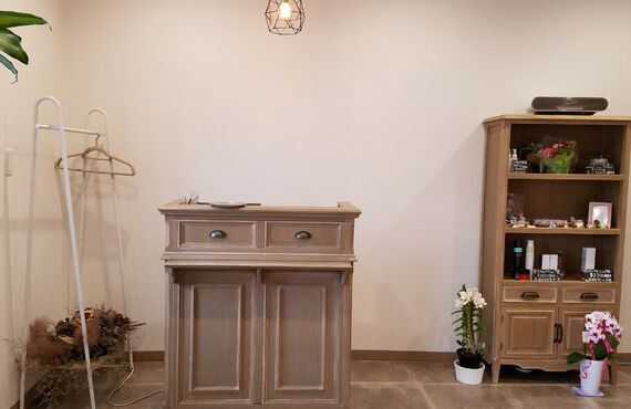 福岡市東区の美容室Feliceは貸し切りでエイジング予防メニューが豊富なサロンです